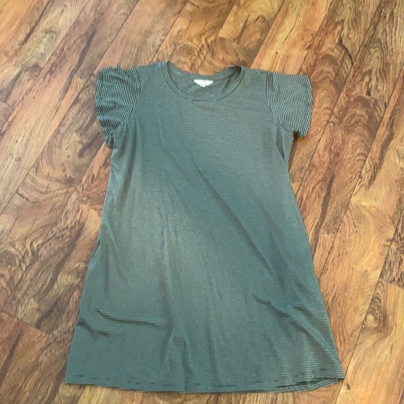 Dresses & Skirts - Dress with pockets